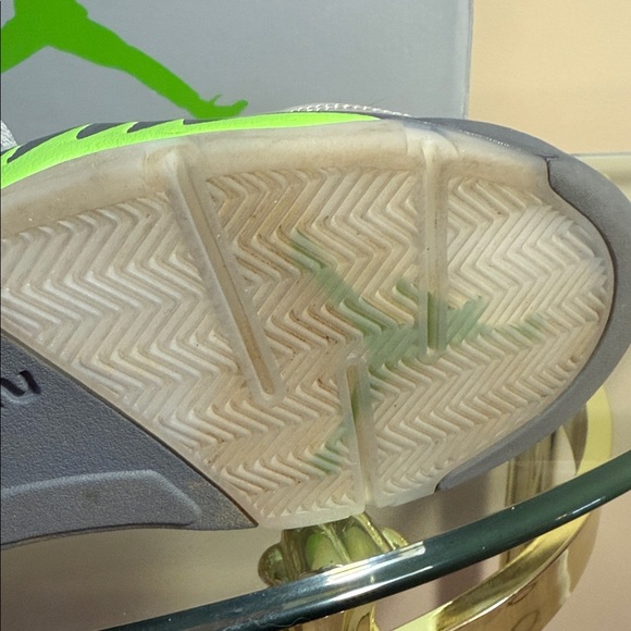 Jordan Air 5 Retro - Silver and Green - Picture 15 of 16
